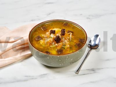 Šviežių kopūstų sriuba pagrindine nuotrauka