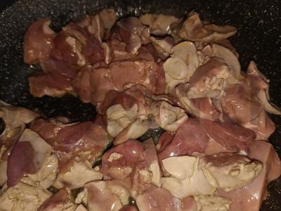 Kepta vištienos kepenėlė svieste Žingsnis 5