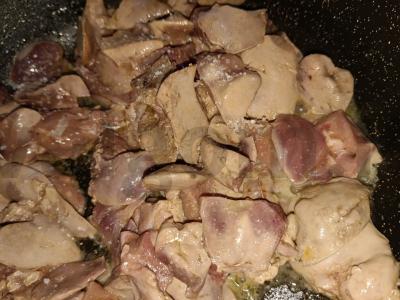 Kepta vištienos kepenėlė svieste Žingsnis 6