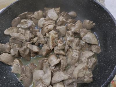 Kepta vištienos kepenėlė svieste Žingsnis 7