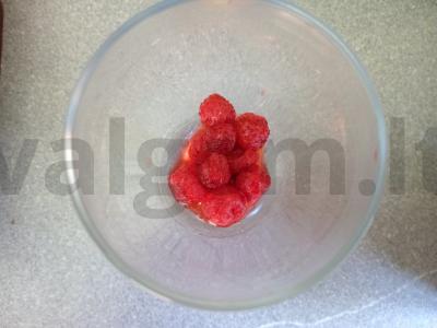 Švelnus braškių-kokoso desertas Žingsnis 2