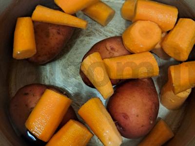 Salotas „Mimoza“ su konservuota šlakių žuvimi Žingsnis 2