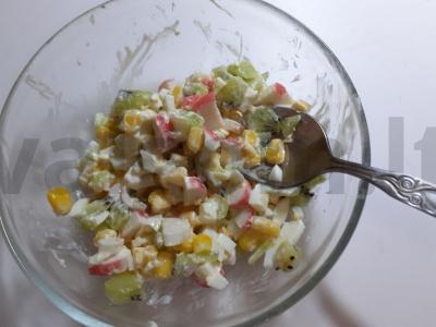 Salotas „Saulė“ su kiviais Žingsnis 6