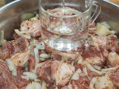 Sultinga kiaulienos kaklasvorių ant laužo Žingsnis 3