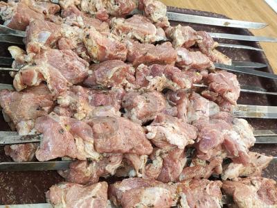 Sultinga kiaulienos kaklasvorių ant laužo Žingsnis 4