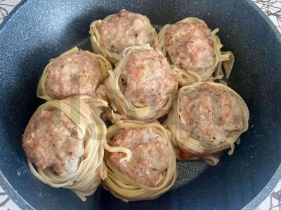 Mėsos lizdai orkaitėje pagrindine nuotrauka