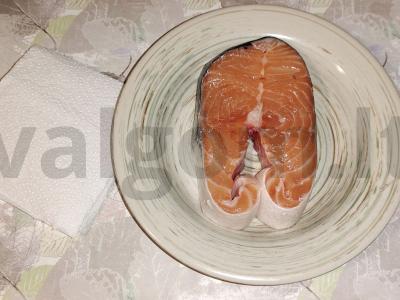 Lašišos steikas „Specialiai sūdyta“ Žingsnis 1