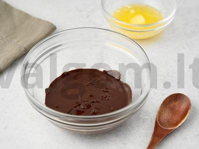 Šokoladiniai sausainiai su cukraus pudra Žingsnis 1