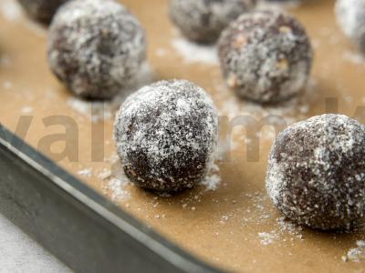 Šokoladiniai sausainiai su cukraus pudra Žingsnis 6