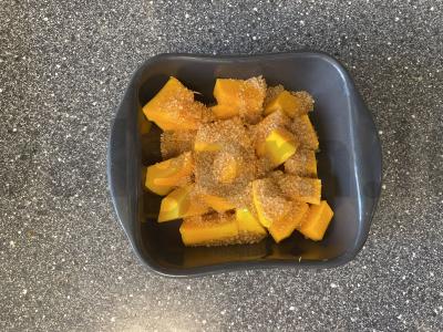 Kepta moliūgų karamelėje su pušų riešutais Žingsnis 2