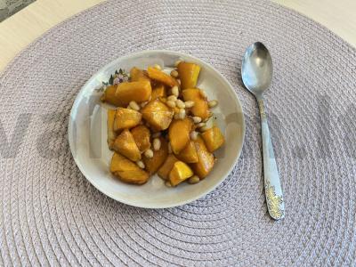 Kepta moliūgų karamelėje su pušų riešutais pagrindine nuotrauka