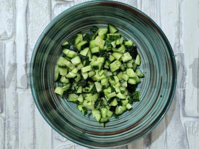 Švelnus salotas su virta dešra ir kiaušiniu Žingsnis 2