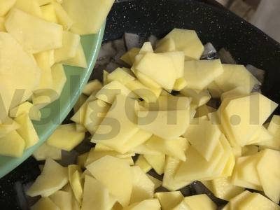 Bulvės su šonine ir paprika Žingsnis 4