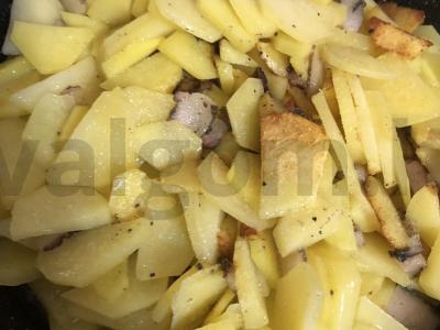 Bulvės su šonine ir paprika Žingsnis 6