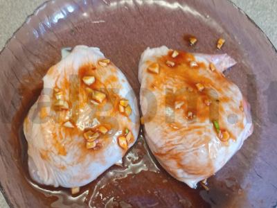 Aštrūs vištienos šlaunelės su ryžių ir daržovių garnyru Žingsnis 2