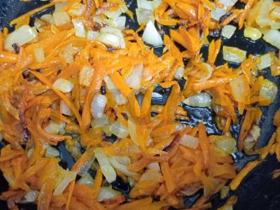 Aštrūs vištienos šlaunelės su ryžių ir daržovių garnyru Žingsnis 6