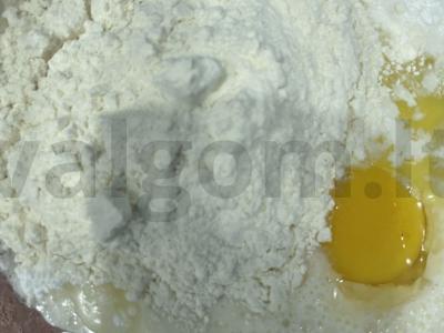 Avižinių pieno vafliai su vyšnių gabaliukais Žingsnis 3