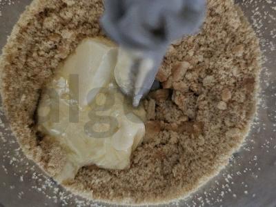 Nereikalingas varškės pyragas su spanguolių uogiene Žingsnis 2