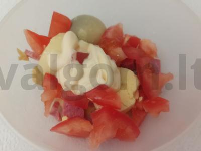 Kiaušiniai, įdaryti dešra ir pomidorais Žingsnis 5