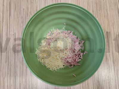 Karšti sumuštiniai su dešra, pomidoru ir sūriu orkaitėje Žingsnis 2