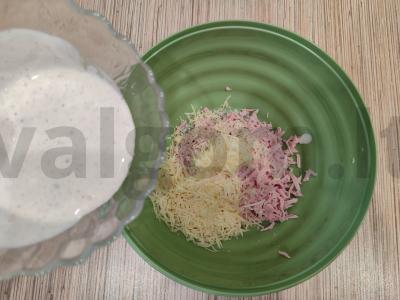 Karšti sumuštiniai su dešra, pomidoru ir sūriu orkaitėje Žingsnis 5