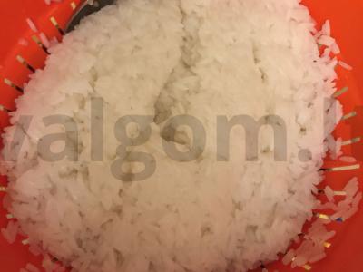 Konservuotų sardinų salotas su ryžiais ir majonezu Žingsnis 2