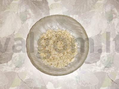 Salotas su rūkyta kalmaru ir rudaisiais ryžiais „Tolimųjų Rytų“ Žingsnis 1