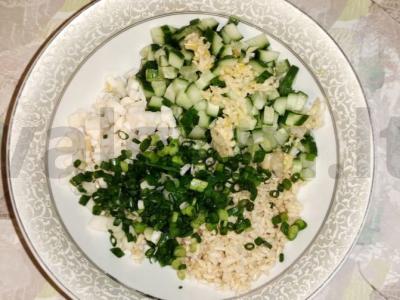 Salotas su rūkyta kalmaru ir rudaisiais ryžiais „Tolimųjų Rytų“ Žingsnis 4