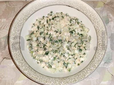 Salotas su rūkyta kalmaru ir rudaisiais ryžiais „Tolimųjų Rytų“ pagrindine nuotrauka