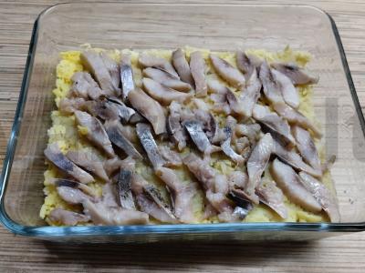 Silkė po šubė su šviežiais žalumynais Žingsnis 5