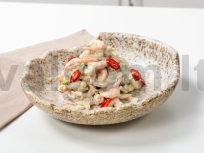 Lengvas krevečių ir salierų salotas pagrindine nuotrauka