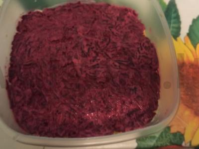 Salotas „Silkė po kailiu“ su grietine Žingsnis 6