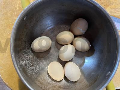 Salotas „Šventinis“ su dešrainiu sūriu Žingsnis 1