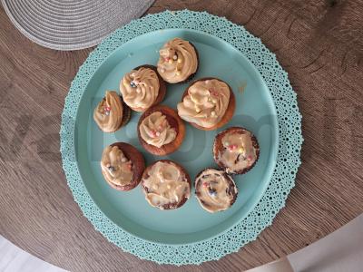 Oro keksiukai su kefyru pagrindine nuotrauka