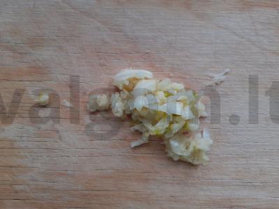 Salotas „Šanchajaus popietė“ su Pekino kopūstu ir baltaisiais pupelėmis Žingsnis 2