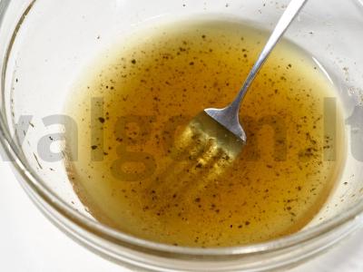 Salotas su džiovintomis spanguolėmis ir obuoliais Žingsnis 1