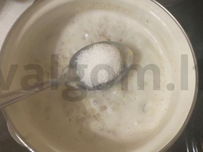 Pieninė avižinė košė su serbentais Žingsnis 4