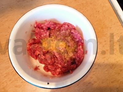 Mėsos „Sraigės“ bandelės Žingsnis 1