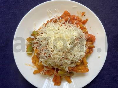 Makaronai su pomidorais ir parmezanu „Žydrūnas“ pagrindine nuotrauka