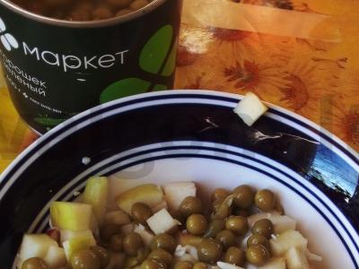 Salotos su tunu ir obuoliu Žingsnis 6