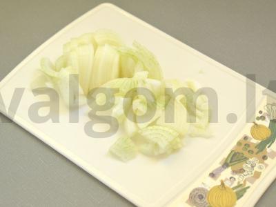 Bulvės su daržovėmis ir troškiniu Žingsnis 1