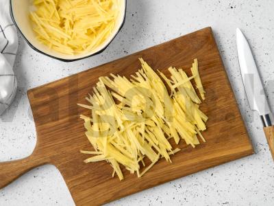 Kinietiški bulvių blynai su kumpiu ir kiaušiniu Žingsnis 1