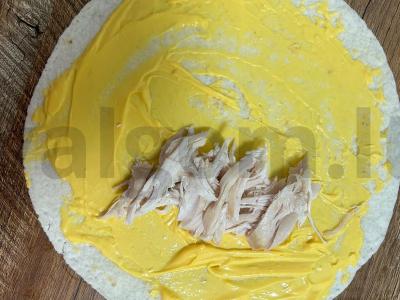 Sūrio ritinys su vištiena ir pomidorais Žingsnis 2