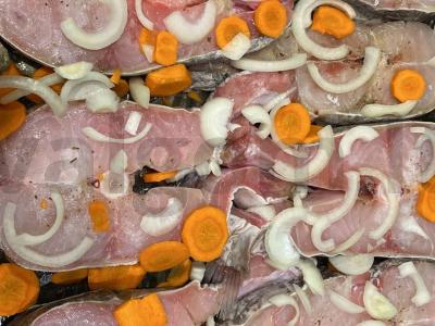 Keptas ungurys su morkomis ir svogūnais Žingsnis 3