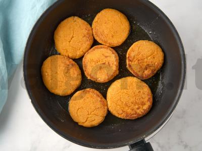 Morkų kotletai su sūriu Žingsnis 7