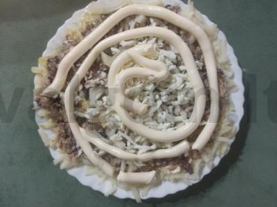 Salotas „Mimoza“ su džiovintu česnaku Žingsnis 6