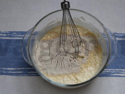 Varškės keksiukai su džiovintais vaisiais Žingsnis 3