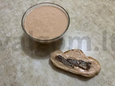 Česnakinė pupelių užtepėlė duonai pagrindine nuotrauka