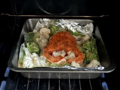 Keptas lašišos steikas su daržovėmis vakarienei Žingsnis 5