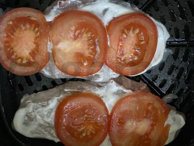 Vištienos filė, kepta su sūriu ir pomidorais Žingsnis 4